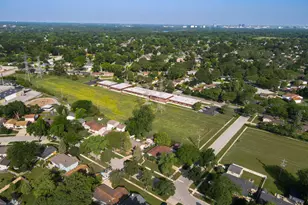 230 Fleetwood Ln, Elk Grove Village, IL 60007 - Photo 35