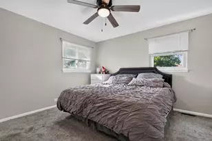 230 Fleetwood Ln, Elk Grove Village, IL 60007 - Photo 15