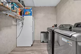 230 Fleetwood Ln, Elk Grove Village, IL 60007 - Photo 23