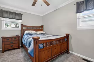 230 Fleetwood Ln, Elk Grove Village, IL 60007 - Photo 17
