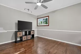 230 Fleetwood Ln, Elk Grove Village, IL 60007 - Photo 13