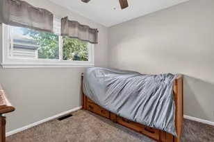 230 Fleetwood Ln, Elk Grove Village, IL 60007 - Photo 19