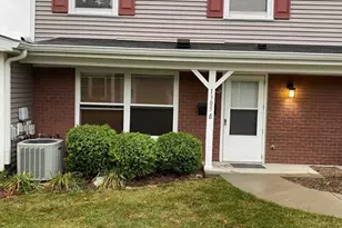 1305 Kingsbury Dr, Hanover Park, IL 60133 - Photo 1