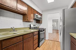 828 Taylor Ave, Aurora, IL 60506 - Photo 5