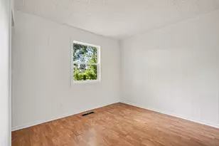 828 Taylor Ave, Aurora, IL 60506 - Photo 9