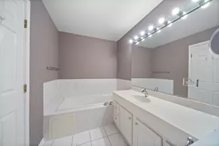 1812 Monroe Ct, Glenview, IL 60025 - Photo 13