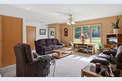 423 Wayne, Rochelle, IL 61068 - Photo 5