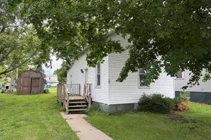 309 N Main St, Grant Park, IL 60940 - Photo 1