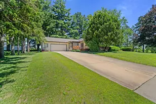 1533 S Harlem Ave, Freeport, IL 61032 - Photo 3