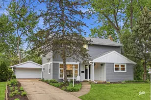 2002 Hawk Ct, Rolling Meadows, IL 60008 - Photo 1