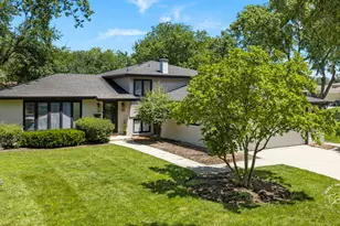 18W088 Claremont Dr, Darien, IL 60561 - Photo 1