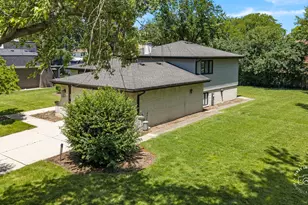 18W088 Claremont Dr, Darien, IL 60561 - Photo 29
