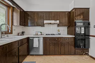 18W088 Claremont Dr, Darien, IL 60561 - Photo 13