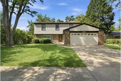 802 E Hackberry Drive, Arlington Heights, IL 60004 - Photo 1