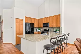 906 Neudearborn Ln, Naperville, IL 60563 - Photo 7