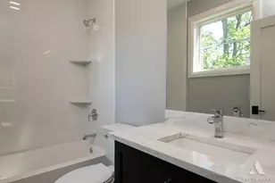246 Holmes Ave, Clarendon Hills, IL 60514 - Photo 35