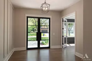 246 Holmes Ave, Clarendon Hills, IL 60514 - Photo 3