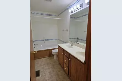 [Address not provided], Loves Park, IL 61111 - Photo 5