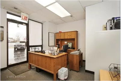 2385 Hammond Drive #2, Schaumburg, IL 60173 - Photo 3