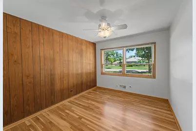 [Address not provided], Glenview, IL 60025 - Photo 13