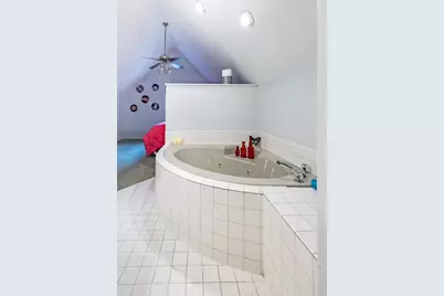 725 Augusta Avenue, Elgin, IL 60120 - Photo 31