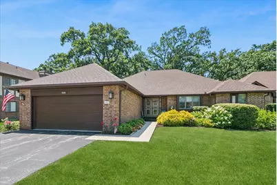 13232 S Oak Ridge Trail, Palos Heights, IL 60463 - Photo 1