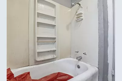 7842 S Constance Avenue, Chicago, IL 60649 - Photo 11
