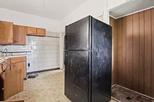 7842 S Constance Ave, Chicago, IL 60649 - Photo 9