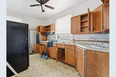 7842 S Constance Avenue, Chicago, IL 60649 - Photo 7