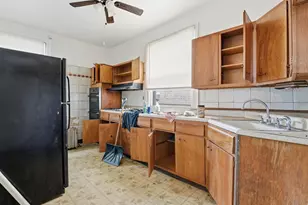 7842 S Constance Ave, Chicago, IL 60649 - Photo 7