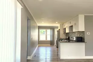 512 Cherry Cir, Glenview, IL 60025 - Photo 3