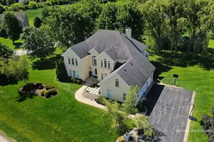 23475 W Newhaven Dr, Hawthorn Woods, IL 60047 - Photo 5