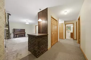2087 Blackhawk Ln, Dixon, IL 61021 - Photo 3