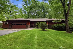 2087 Blackhawk Ln, Dixon, IL 61021 - Photo 1
