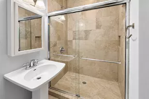 7078 N Wolcott Ave, Chicago, IL 60626 - Photo 17