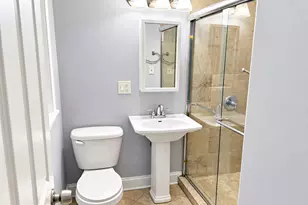 7078 N Wolcott Ave, Chicago, IL 60626 - Photo 11