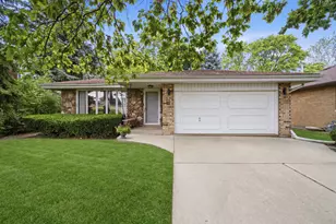 5530 Greenwood St, Morton Grove, IL 60053 - Photo 1