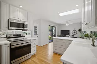 5530 Greenwood St, Morton Grove, IL 60053 - Photo 11