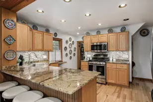 2500 W Farwell Ave, Chicago, IL 60645 - Photo 21