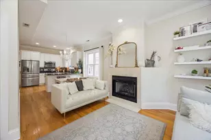 1951 W Melrose St, Chicago, IL 60657 - Photo 3