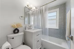 221 S Maple Ave, Oak Park, IL 60302 - Photo 17