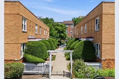 221 S Maple Avenue #C, Oak Park, IL 60302 - Photo 1