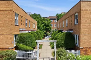 221 S Maple Ave, Oak Park, IL 60302 - Photo 1