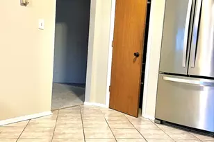601 Hanover Ct, Schaumburg, IL 60194 - Photo 5