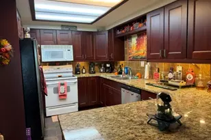 650 Whitney Ct, Gurnee, IL 60031 - Photo 9