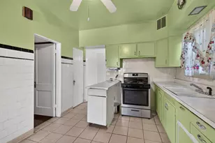 4824 W Concord Pl, Chicago, IL 60639 - Photo 11
