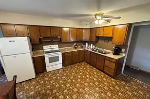103 W Walnut St, Oglesby, IL 61348 - Photo 5