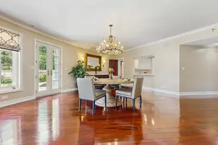 570 Hathaway Cir, Lake Forest, IL 60045 - Photo 9