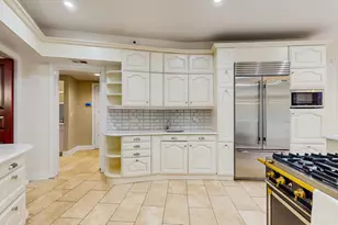 570 Hathaway Cir, Lake Forest, IL 60045 - Photo 11