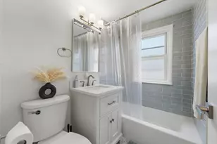 221 S Maple Ave, Oak Park, IL 60302 - Photo 17